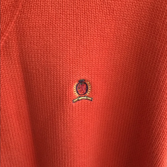 Vintage Tommy Hilfiger crest logo sweater - Picture 2 of 8